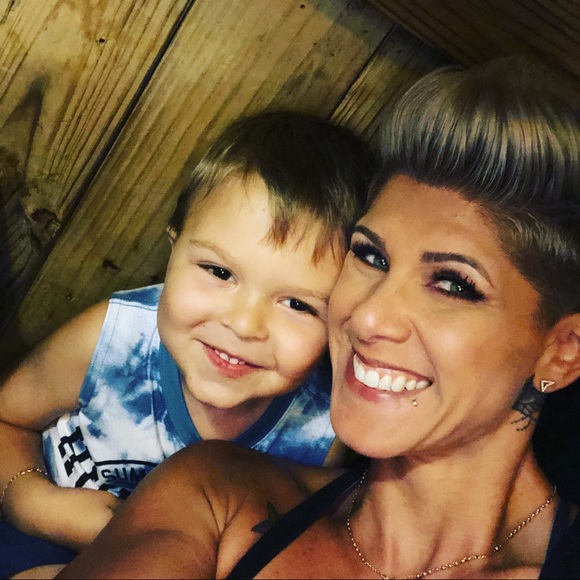 Meet your Posher, Michelle - Picture 1 of 1